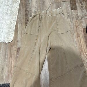 Wise leg, draw string waist